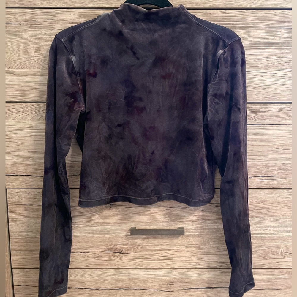 *Velour* Lululemon All Aligned Mock Neck 
Size: 8
Color: IADK